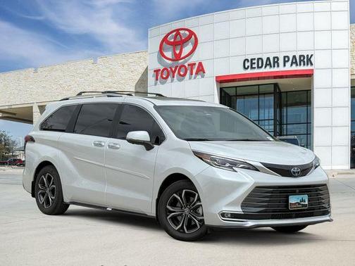 2025 Toyota Sienna Platinum 7 Passenger