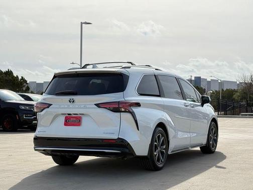 White 2025 Toyota Sienna Platinum 7 Passenger