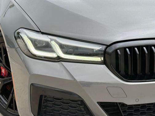 2022 BMW 530 i