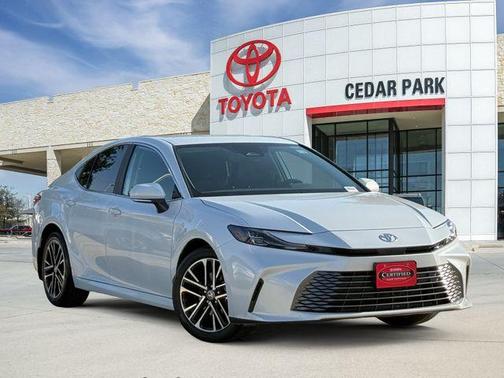 Wind Chill Pearl 2025 Toyota Camry XLE
