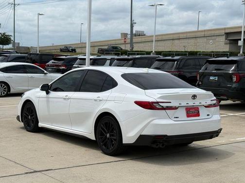 Ice 2025 Toyota Camry SE