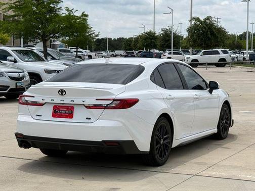 Ice 2025 Toyota Camry SE