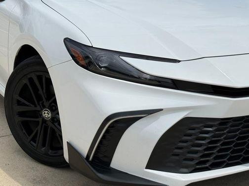 Ice 2025 Toyota Camry SE