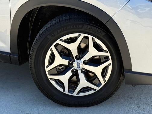 Ice Silver Metallic 2020 Subaru Forester Premium