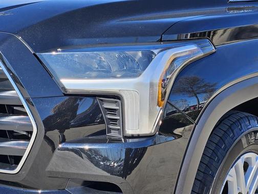 2025 Toyota Sequoia SR5