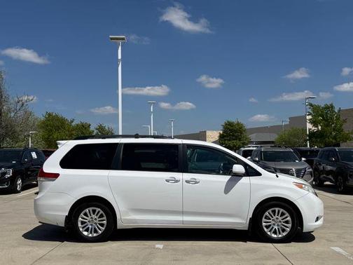2014 Toyota Sienna XLE
