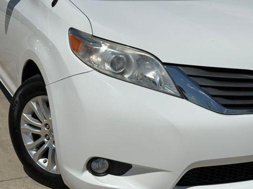 2014 Toyota Sienna XLE