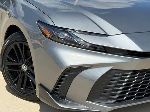 Metal 2026 Toyota Camry SE