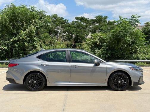 Metal 2026 Toyota Camry SE
