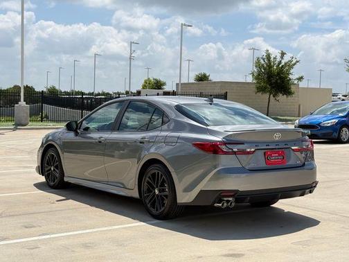 Metal 2026 Toyota Camry SE