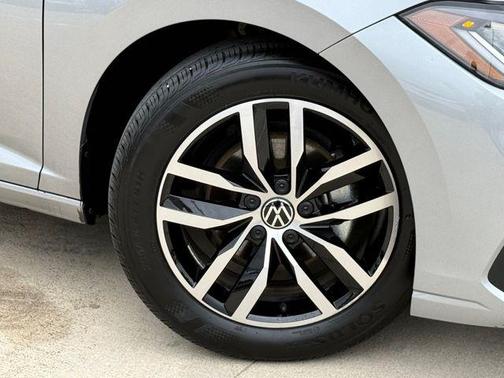 Pyrite Silver Metallic 2025 Volkswagen Jetta 1.5T SE