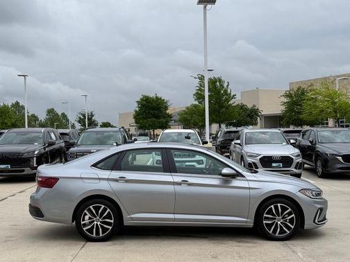 Pyrite Silver Metallic 2025 Volkswagen Jetta 1.5T SE