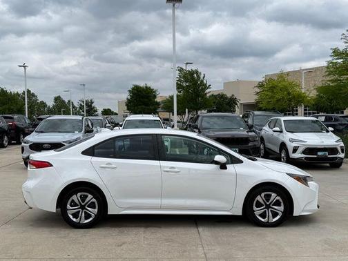 Ice 2023 Toyota Corolla LE