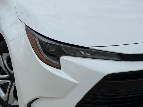 Ice 2023 Toyota Corolla LE