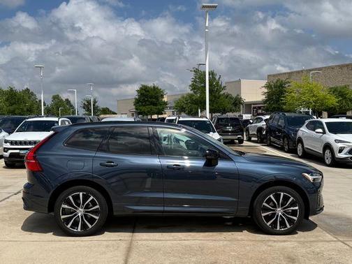 Denim Blue Metallic 2024 Volvo XC60 B5 Plus Dark Theme