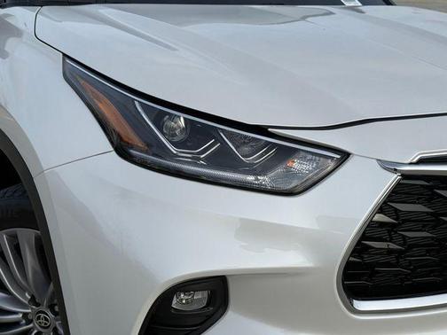 2024 Toyota Highlander Platinum
