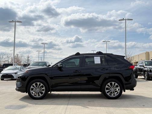 2025 Toyota RAV4 XLE Premium