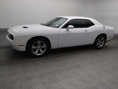 White Knuckle Clearcoat 2017 Dodge Challenger SXT