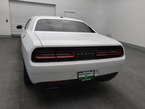 White Knuckle Clearcoat 2017 Dodge Challenger SXT