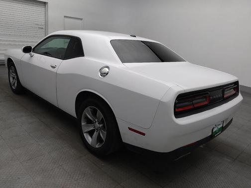 White Knuckle Clearcoat 2017 Dodge Challenger SXT
