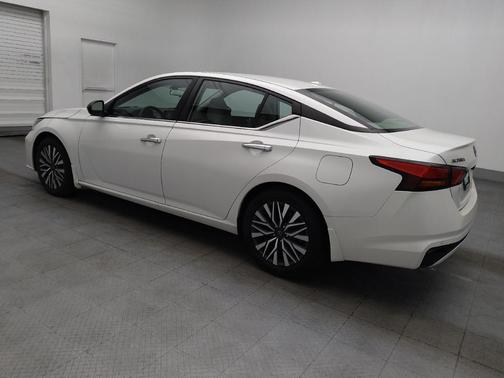 Pearl White Tricoat 2024 Nissan Altima 2.5 SV