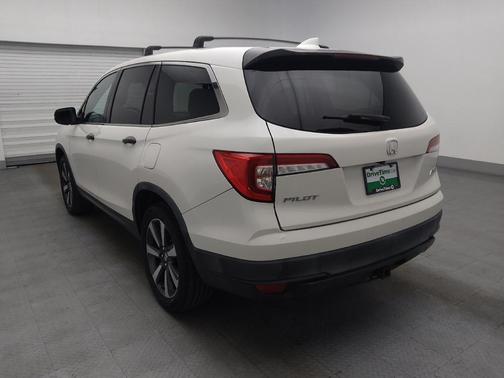 White Diamond Pearl 2019 Honda Pilot LX