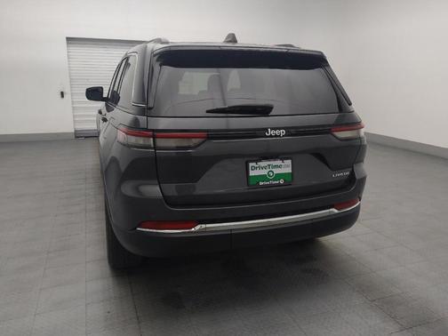 Baltic Gray Metallic Clearcoat 2023 Jeep Grand Cherokee Laredo