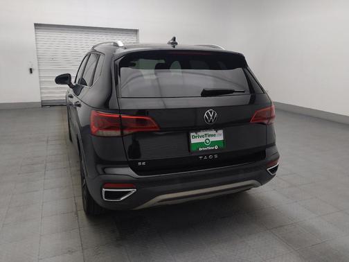 Deep Black Pearl 2023 Volkswagen Taos 1.5T SE