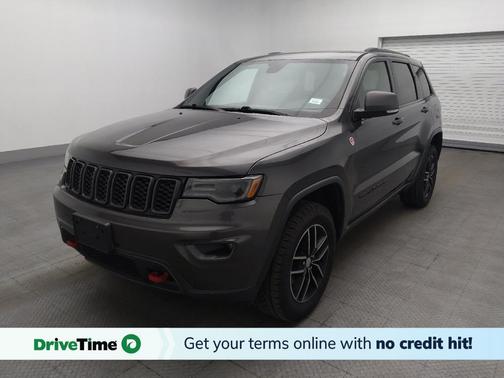 Granite Crystal Metallic Clearcoat 2018 Jeep Grand Cherokee Trailhawk