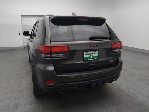 Granite Crystal Metallic Clearcoat 2018 Jeep Grand Cherokee Trailhawk
