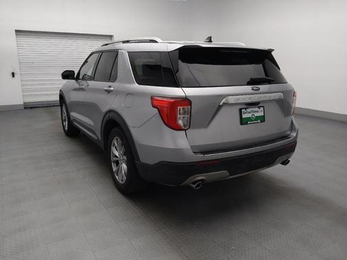 Iconic Silver Metallic 2021 Ford Explorer Limited