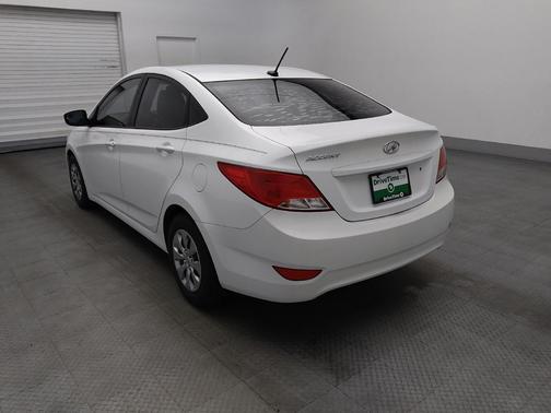 Century White 2016 Hyundai Accent SE
