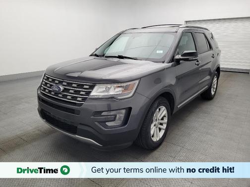 Gray 2017 Ford Explorer XLT