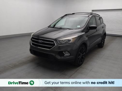 Ruby Red Metallic Tinted Clearcoat 2017 Ford Escape SE