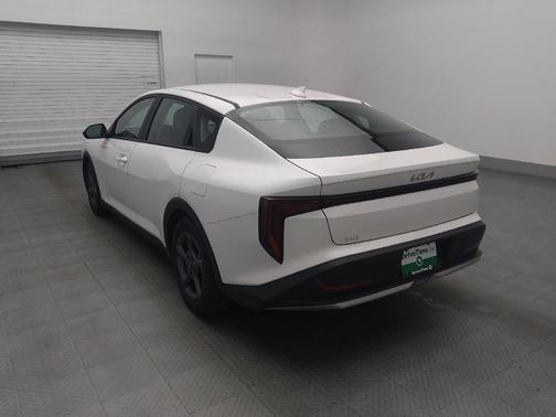 White 2025 Kia K4 LXS