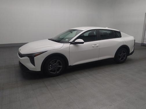 White 2025 Kia K4 LXS
