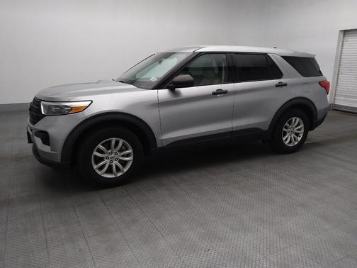 Iconic Silver Metallic 2021 Ford Explorer