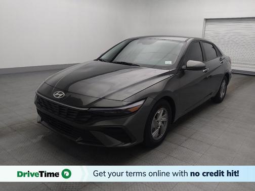 Gray 2025 Hyundai ELANTRA SE