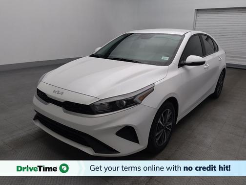 Snow White Pearl 2024 Kia Forte LXS