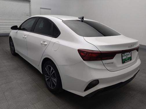 Snow White Pearl 2024 Kia Forte LXS