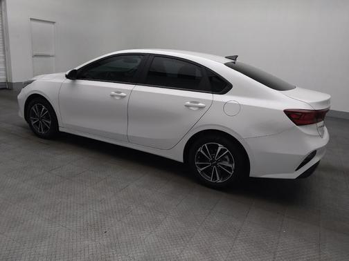 Snow White Pearl 2024 Kia Forte LXS