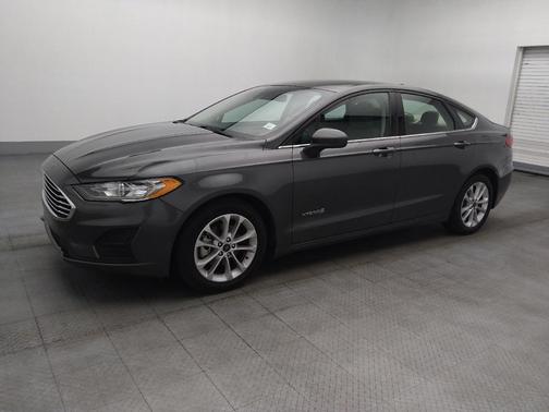 Ingot Silver Metallic 2019 Ford Fusion Hybrid SE