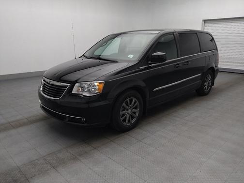 Brilliant Black Crystal Pearlcoat 2014 Chrysler Town & Country S