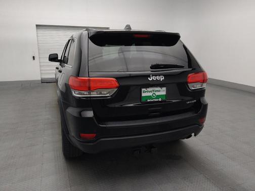 Diamond Black Crystal Pearlcoat 2017 Jeep Grand Cherokee Laredo