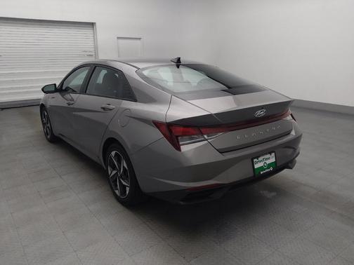 Fluid Metal 2023 Hyundai ELANTRA SEL