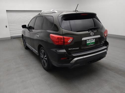 2017 Nissan Pathfinder Platinum