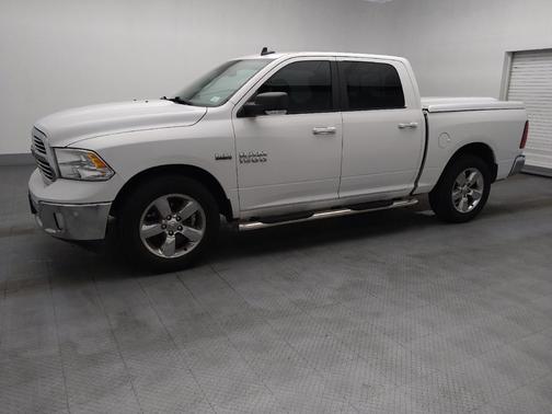 Bright White Clearcoat 2017 RAM 1500 Big Horn