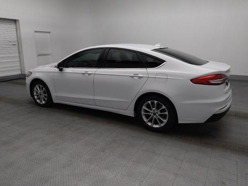 White 2019 Ford Fusion SE