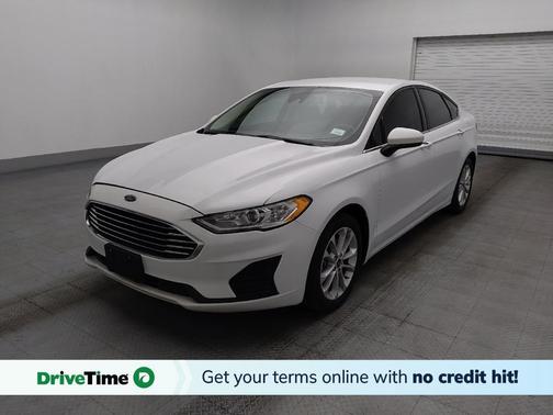 White 2019 Ford Fusion SE