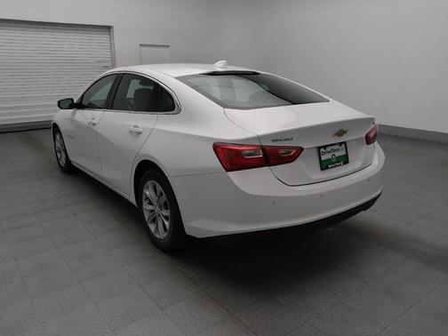 Summit White 2025 Chevrolet Malibu FWD 1LT